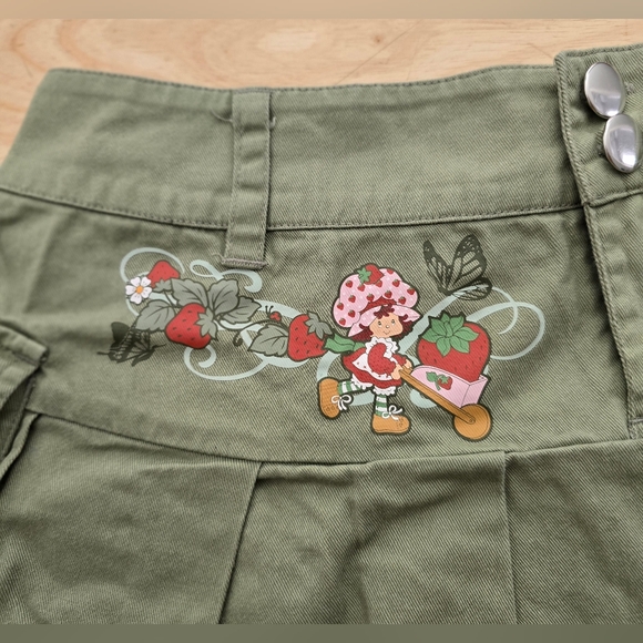 Hot Topic Strawberry Shortcake green cargo mini skirt - Picture 3 of 7